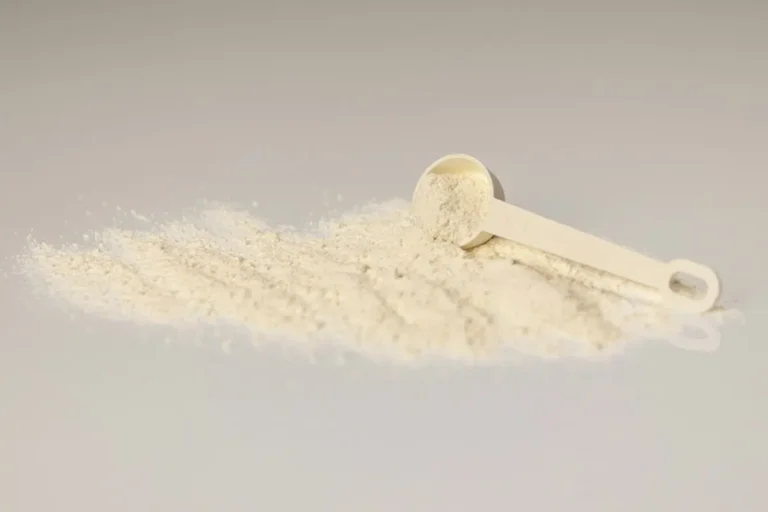 Whey protein para quem treina 3 vezes por semana: como tomar