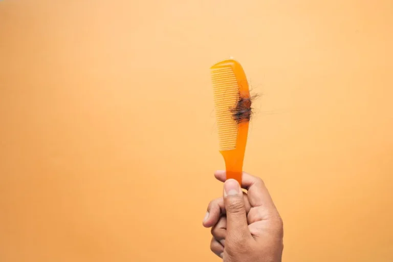Creatina causa queda de cabelo? O que dizem os estudos?