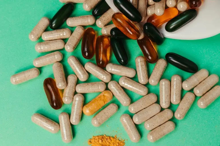 Multivitamínico para iniciante na musculação: vale a pena começar a tomar?